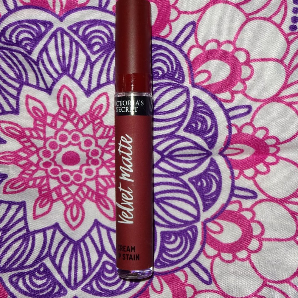 NEW Victorias Secret Velvet Matte Cream Lip Stain